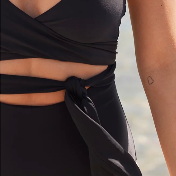 NWT American Eagle swimsuit size L - Picture 5 of 7